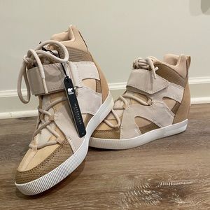 SOREL Nova Sand & Canoe Out N About Sport Suede Wedge Bootie